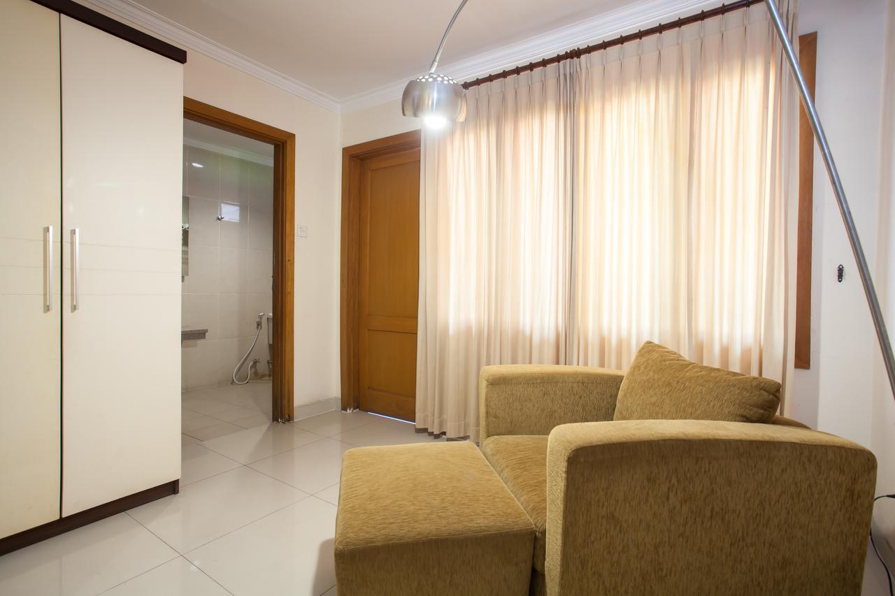 מלון Wonotjolo Reddoorz Premium @ Raya Nginden מראה חיצוני תמונה