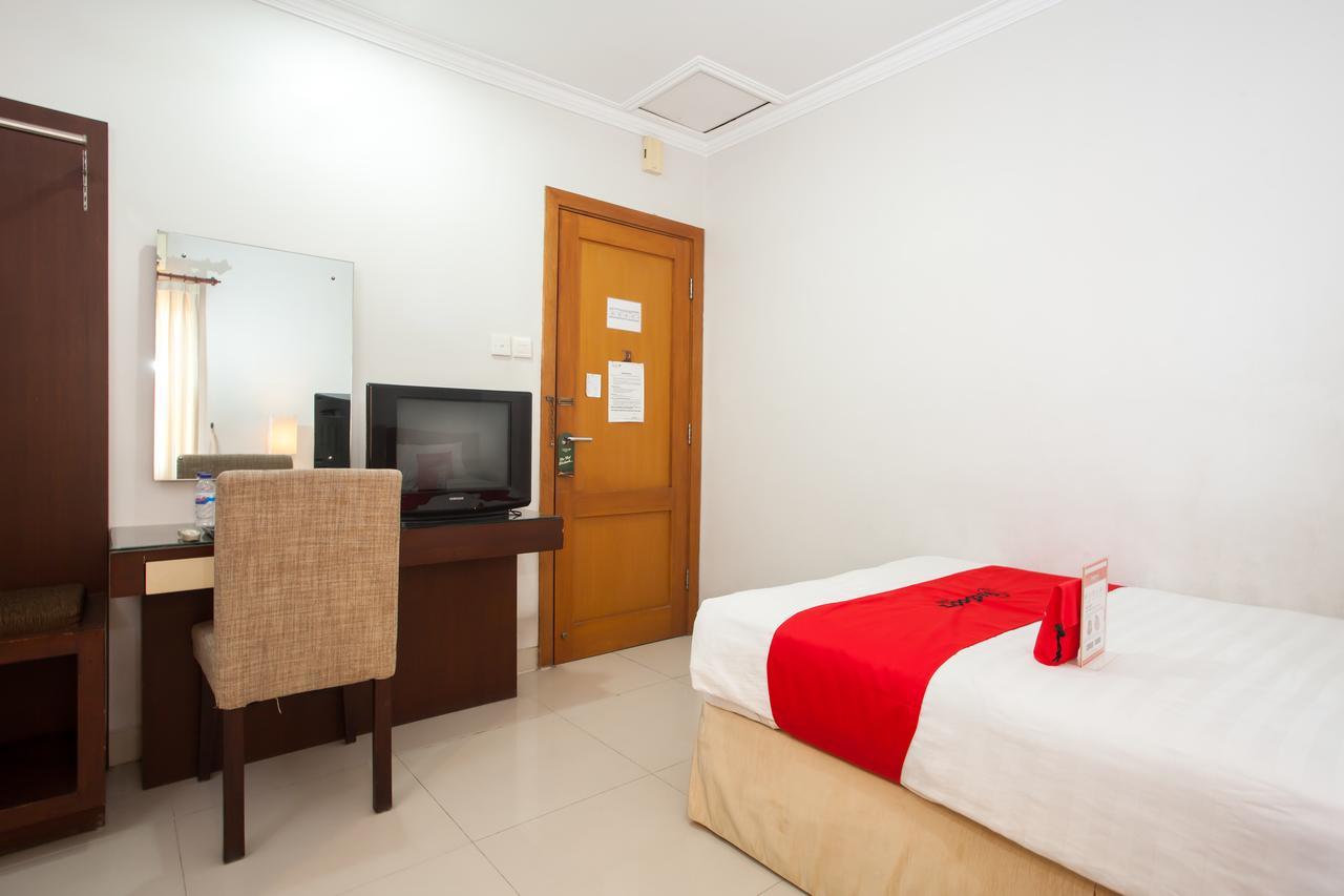 מלון Wonotjolo Reddoorz Premium @ Raya Nginden מראה חיצוני תמונה