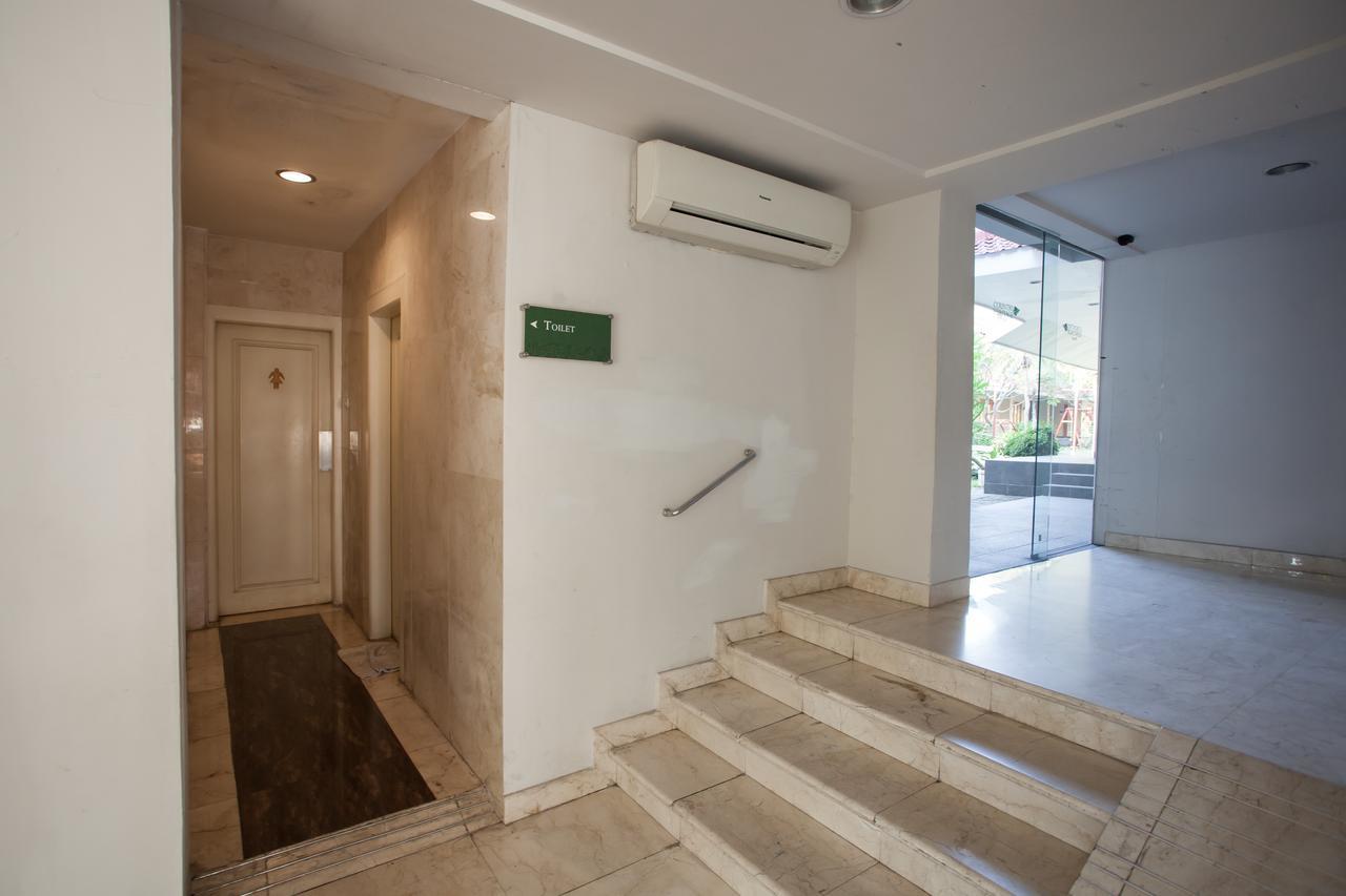מלון Wonotjolo Reddoorz Premium @ Raya Nginden מראה חיצוני תמונה